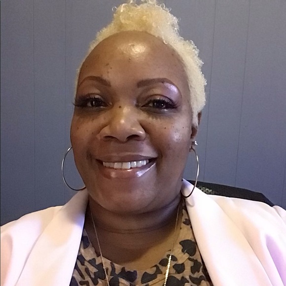 Meet your Posher, Crystal - Picture 2 of 10